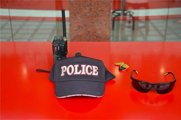梦见警帽有什么寓意吗？