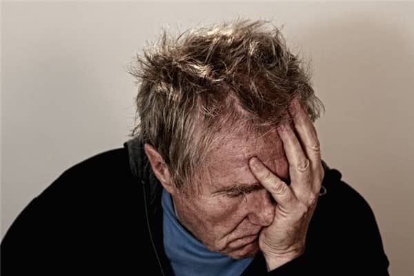 梦见死了的父亲怕冷是什么预兆？