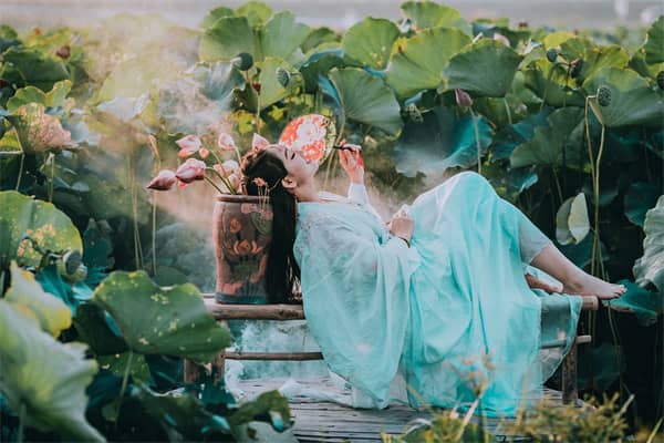 梦见自己穿新裙子怎么样