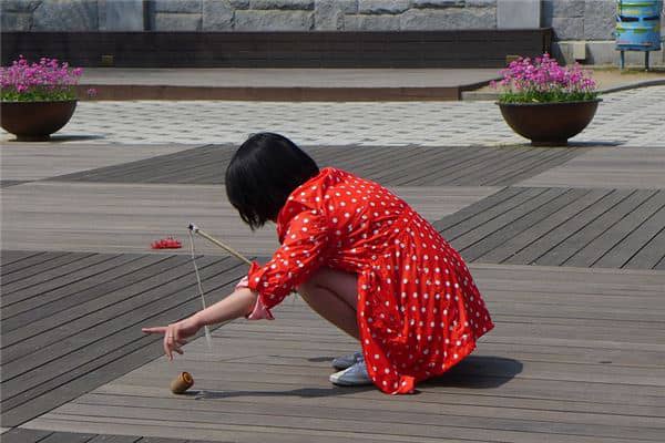 梦到红衣小女孩是什么征兆
