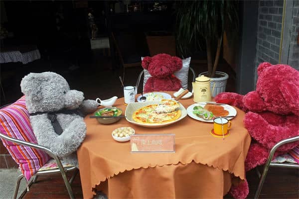 梦见和鬼吃饭预示什么