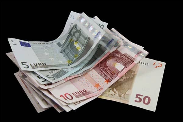 梦到了包里很多现金意味什么