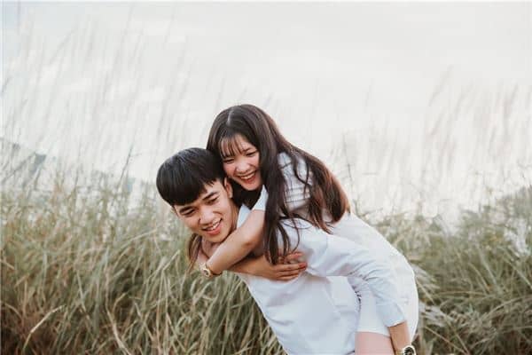 梦到了背妻子有何寓意