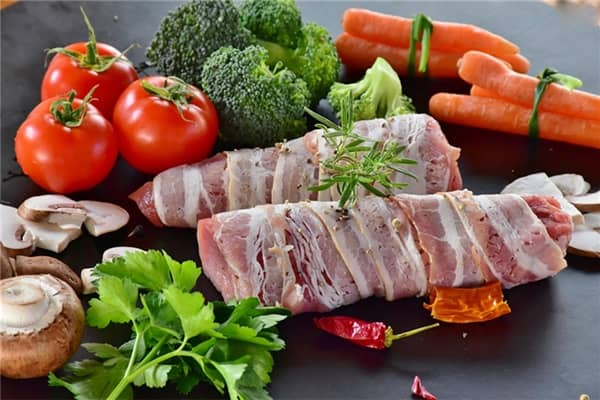 梦到喂狗吃生肉是凶兆还是吉兆