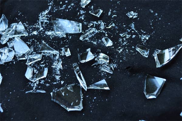 梦到了窗户碎是咋回事
