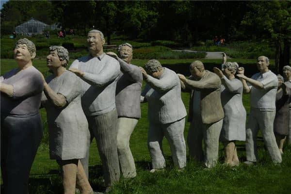 梦到死人队伍预示着什么