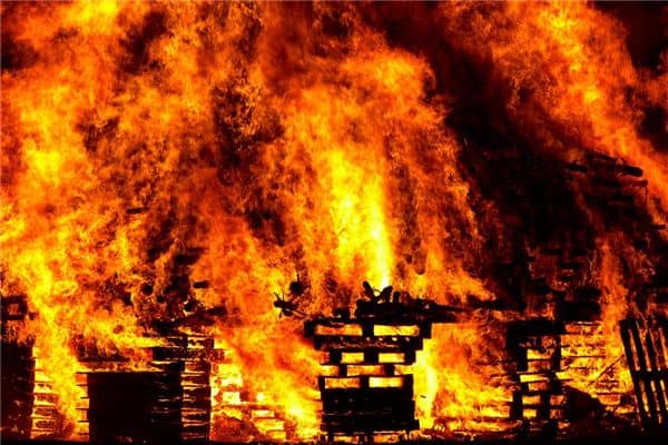 梦到了儿子被火烧死代表什么