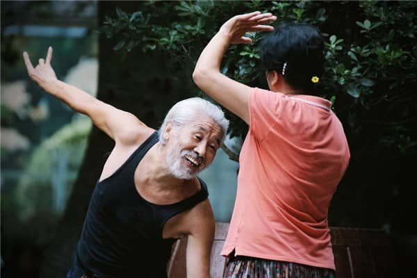 梦到了看望老人