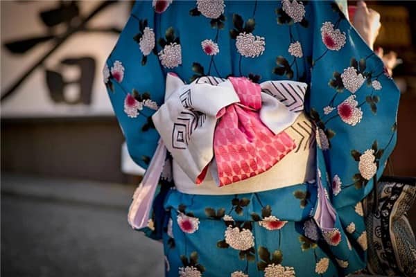 梦到秀禾服是什么意思？
