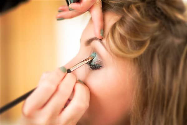 梦到了死人化妆好不好