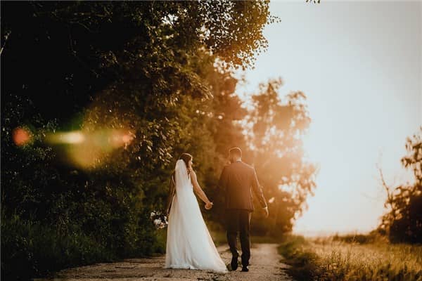 梦到了和亲人结婚什么预兆