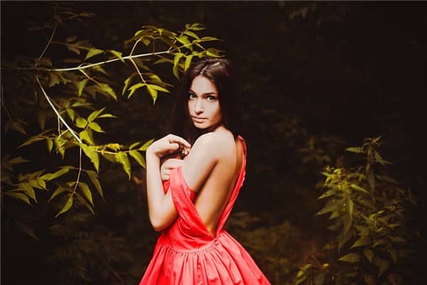 梦到了女人脱衣是啥预兆