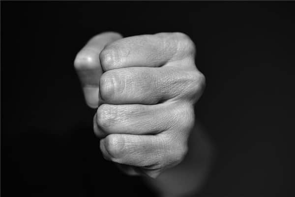 梦到了被人报复有什么预兆
