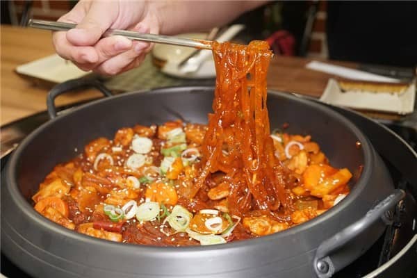 梦见西红柿鸡蛋面是什么预兆？