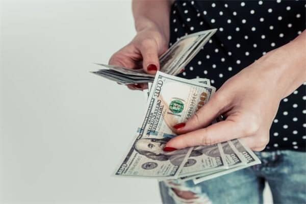 梦到死人借钱是凶兆还是吉兆