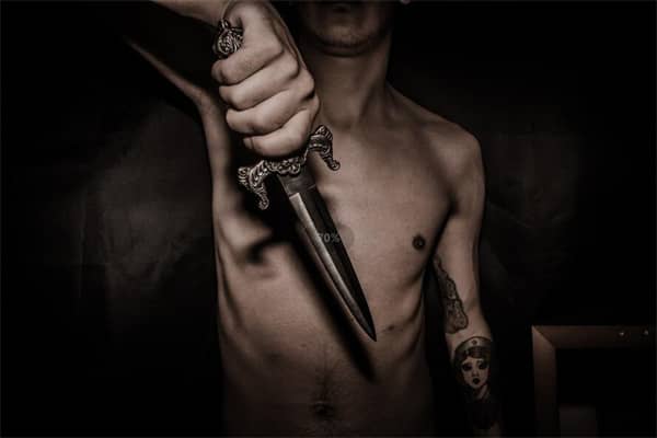 梦到亲人杀人会是什么预兆